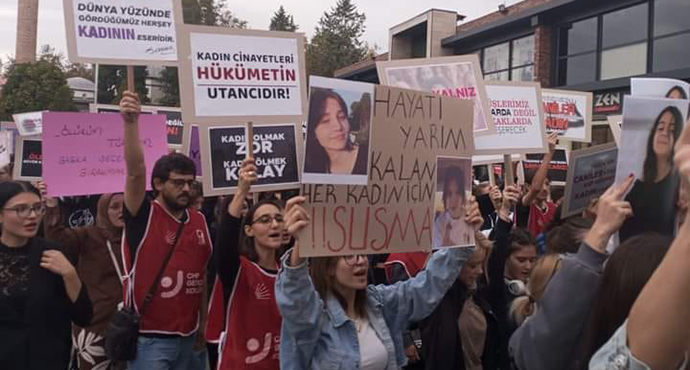 Uşak'ta Kadına Şiddete Hayır Yürüyüşü Düzenlendi